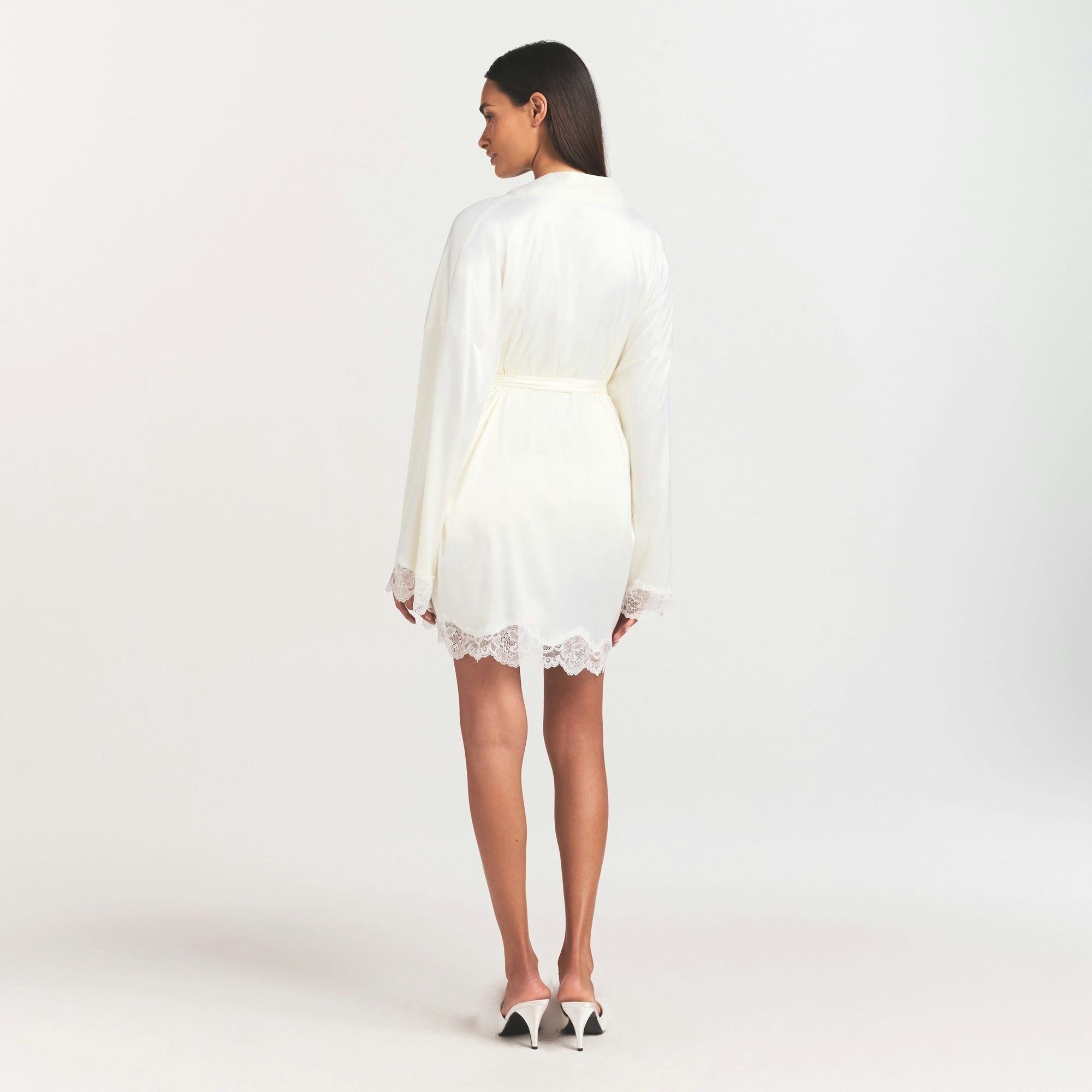 LACE ROBE