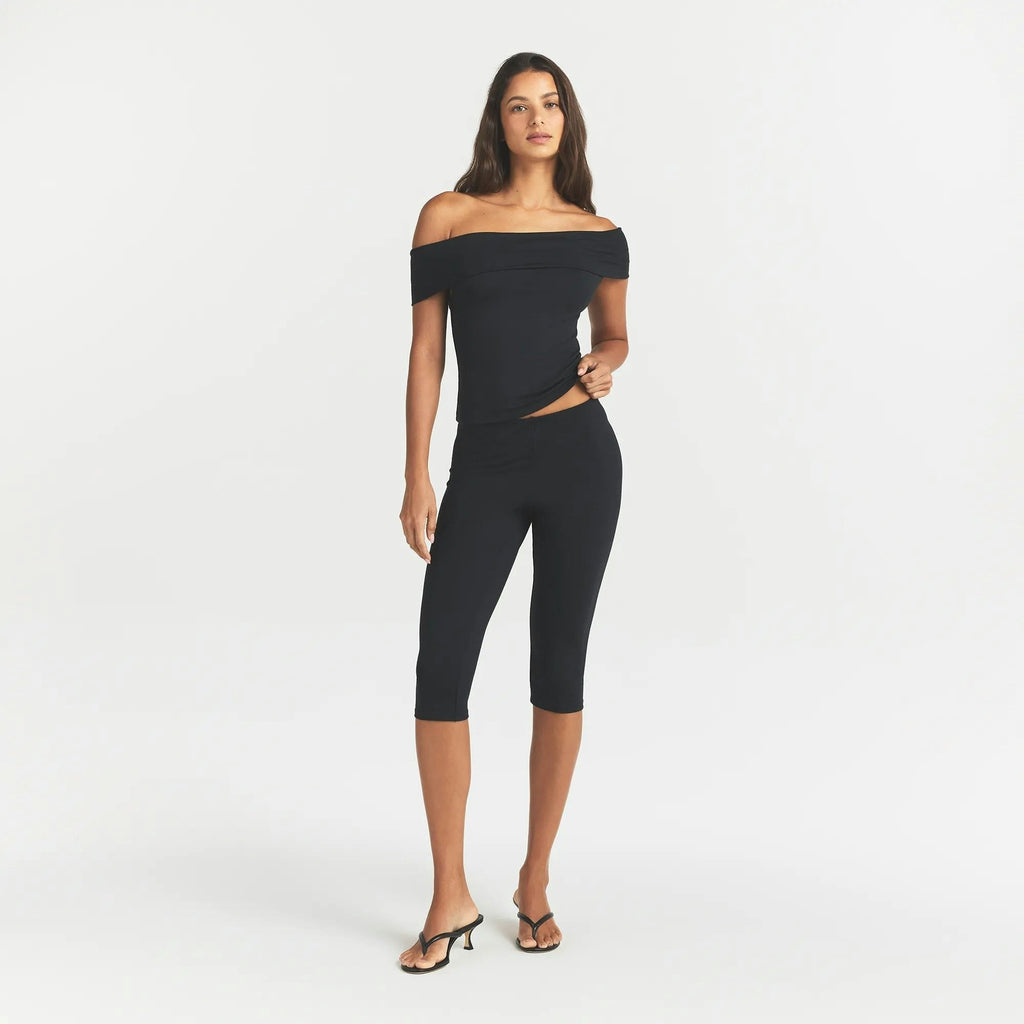 HIGH-WAISTED CAPRI