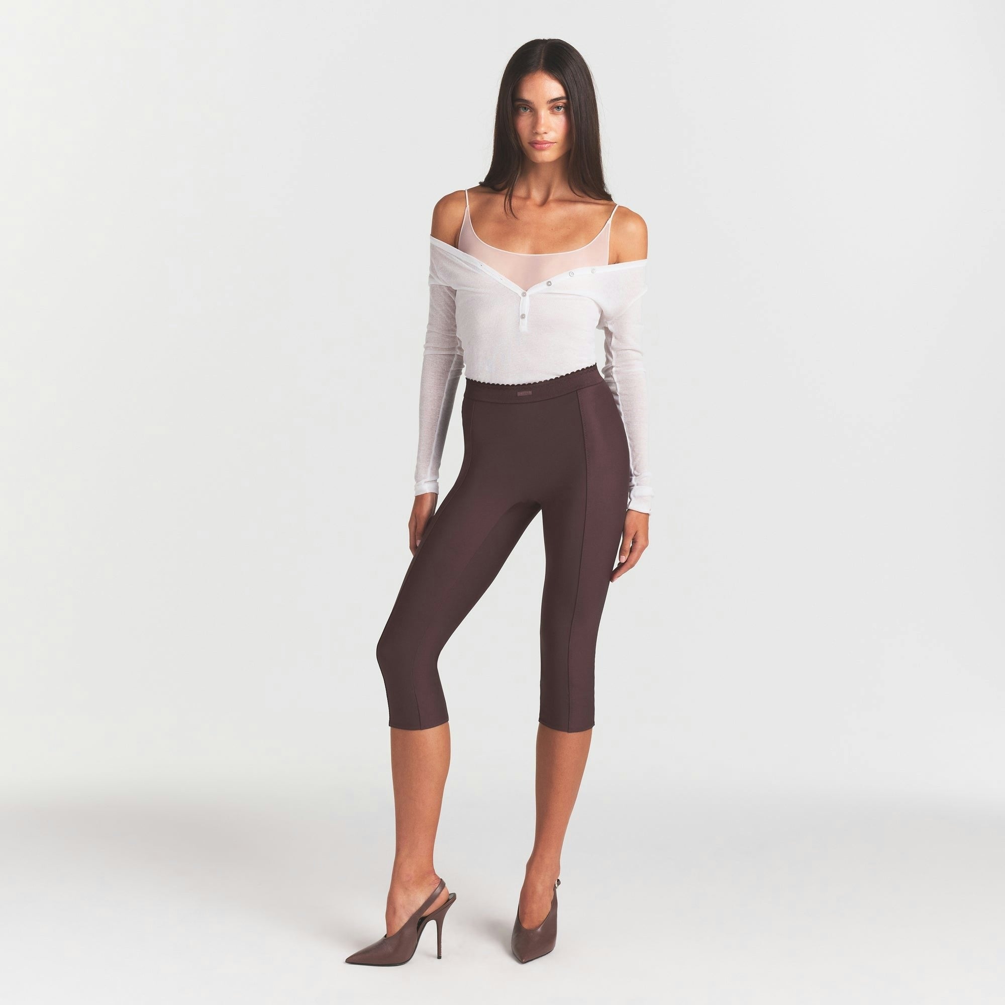 HIGH-WAISTED CAPRI