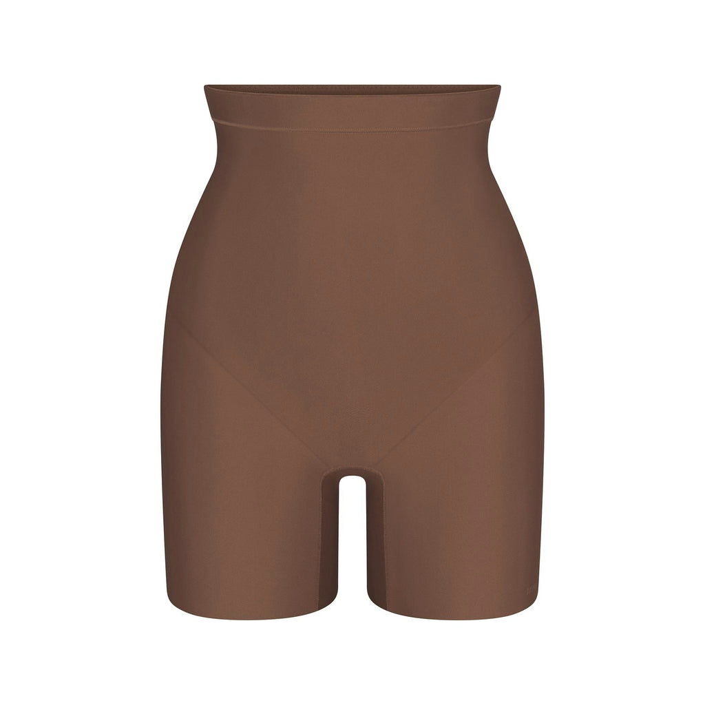 CORE SCULPT MID RISE SHORT