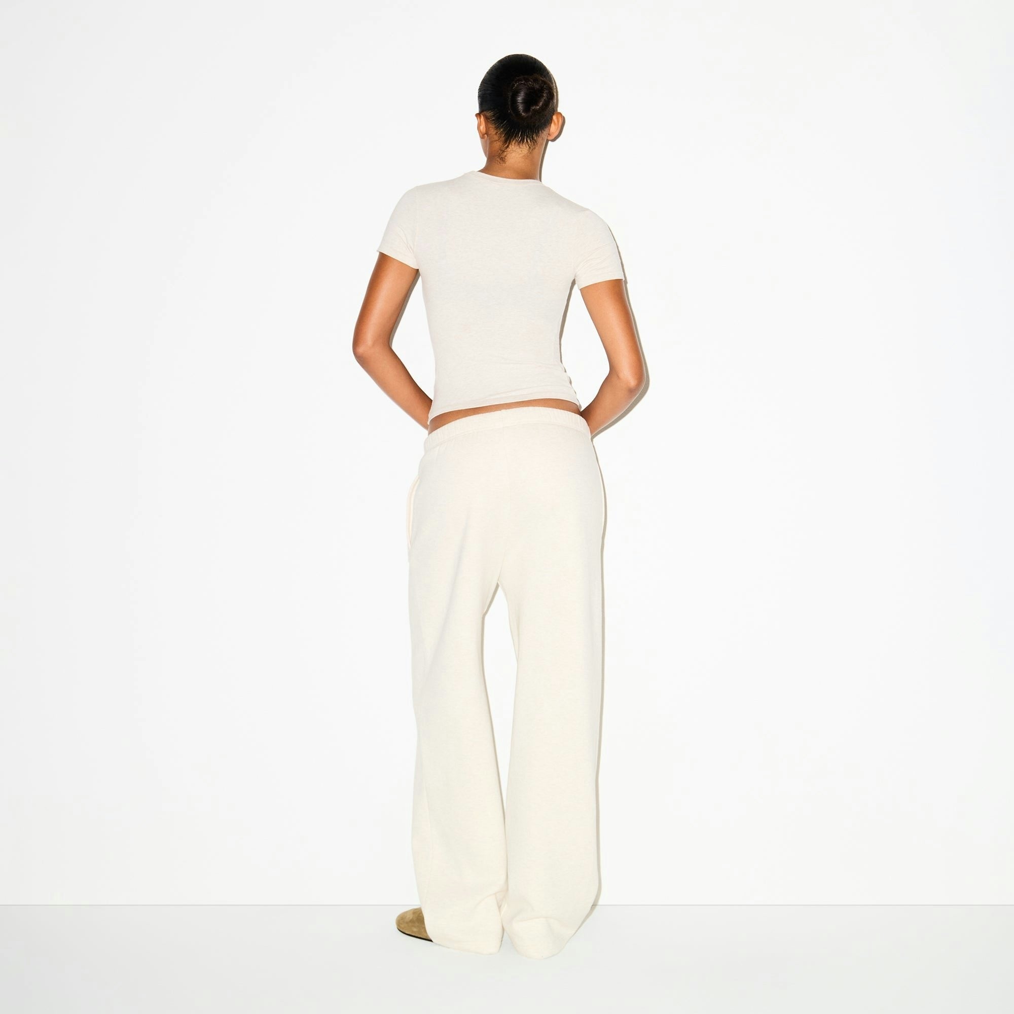 CLASSIC STRAIGHT LEG PANT