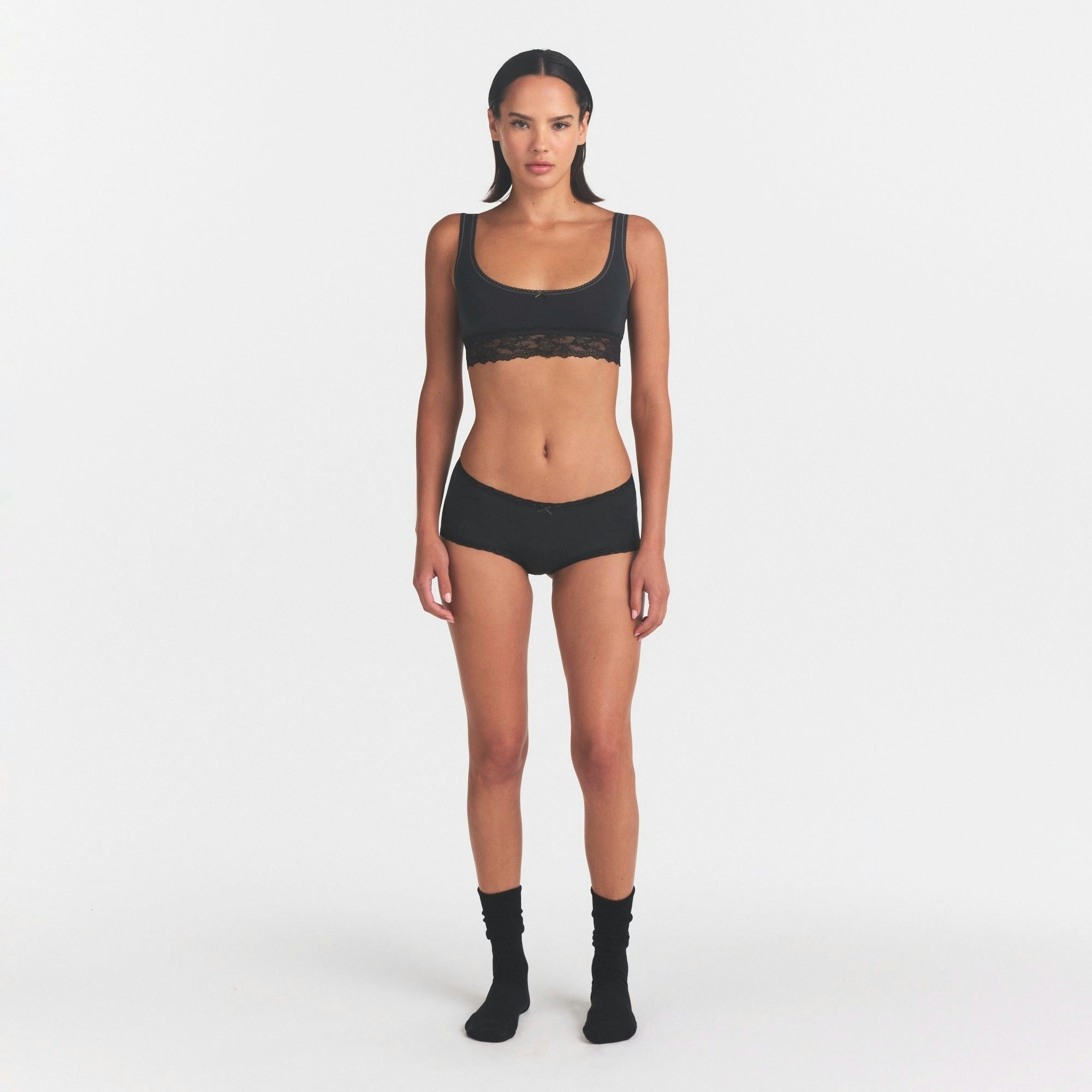 LACE SCOOP BRALETTE