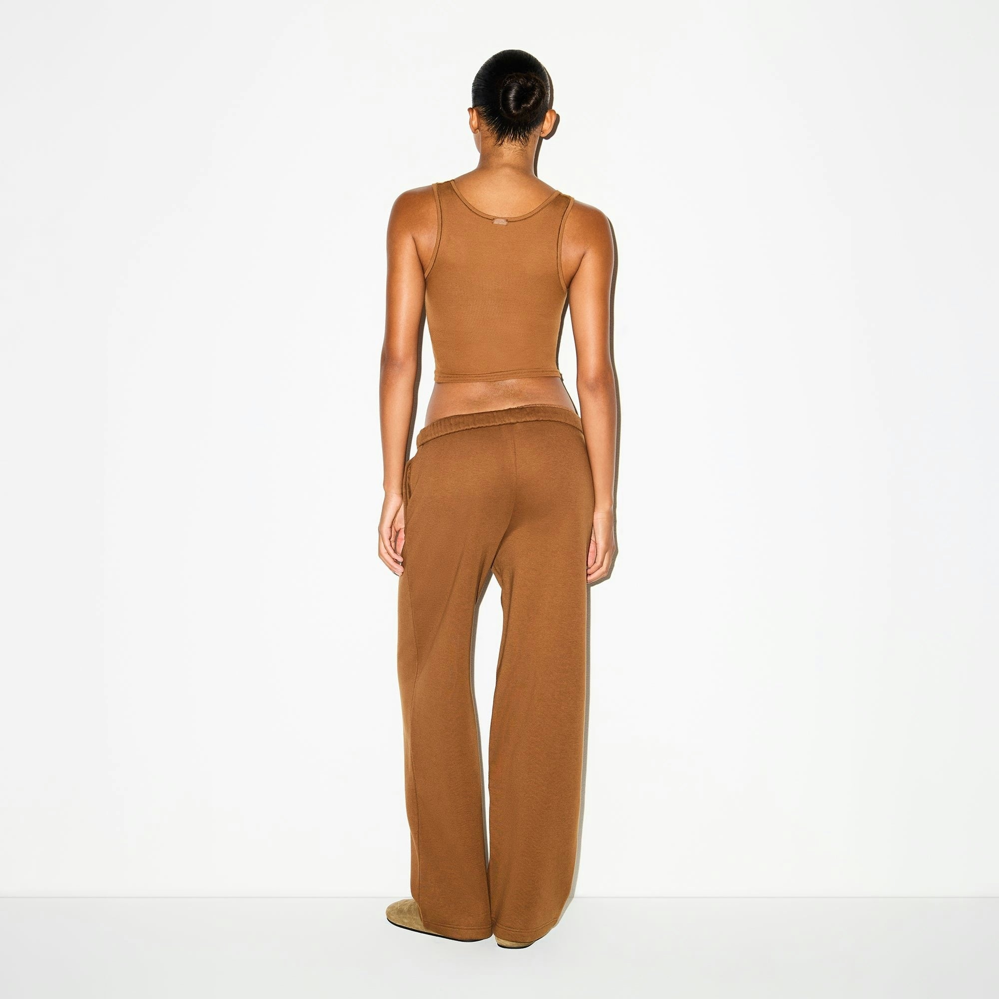 CLASSIC STRAIGHT LEG PANT