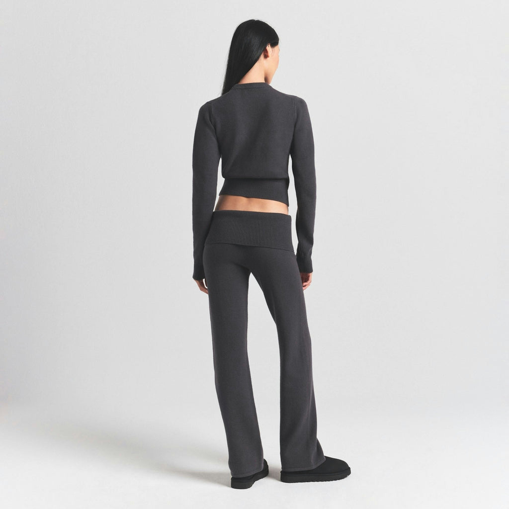 RIBBED LONG SLEEVE FITTED CREW NECK
