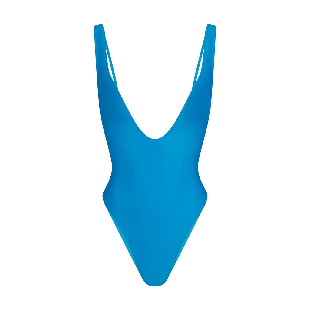 PLUNGE ONE PIECE