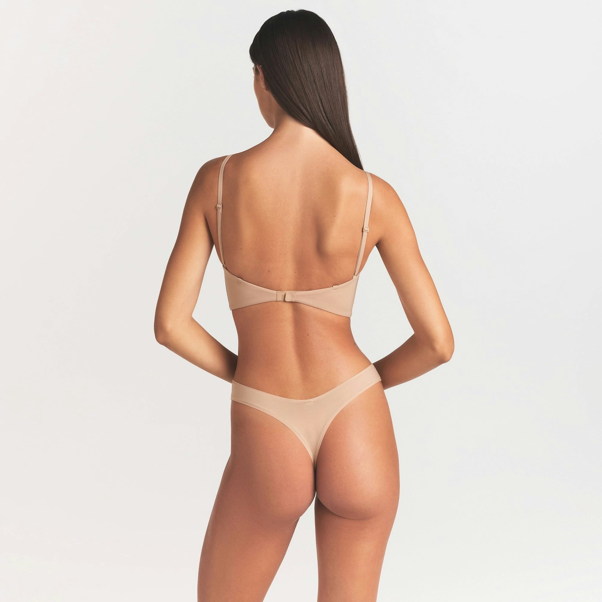 LOW BACK LONGLINE BRA