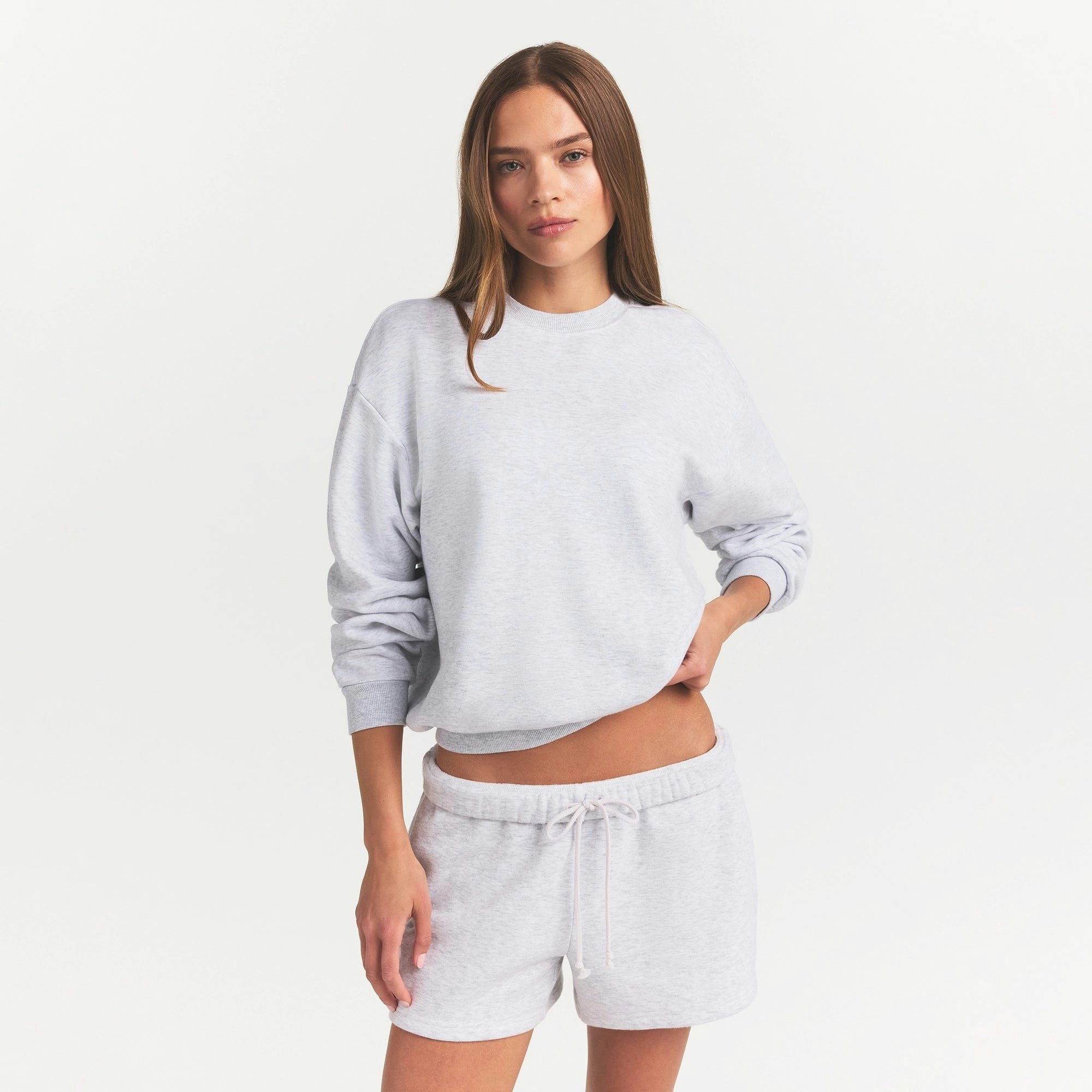 CLASSIC CREWNECK