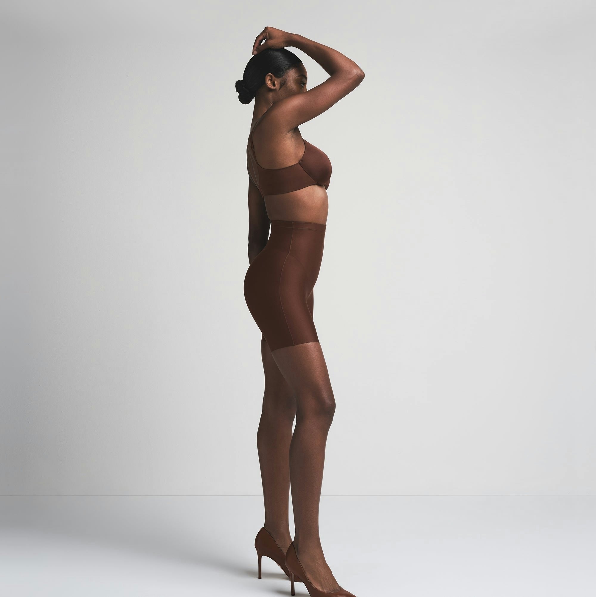 CORE SCULPT MID RISE SHORT