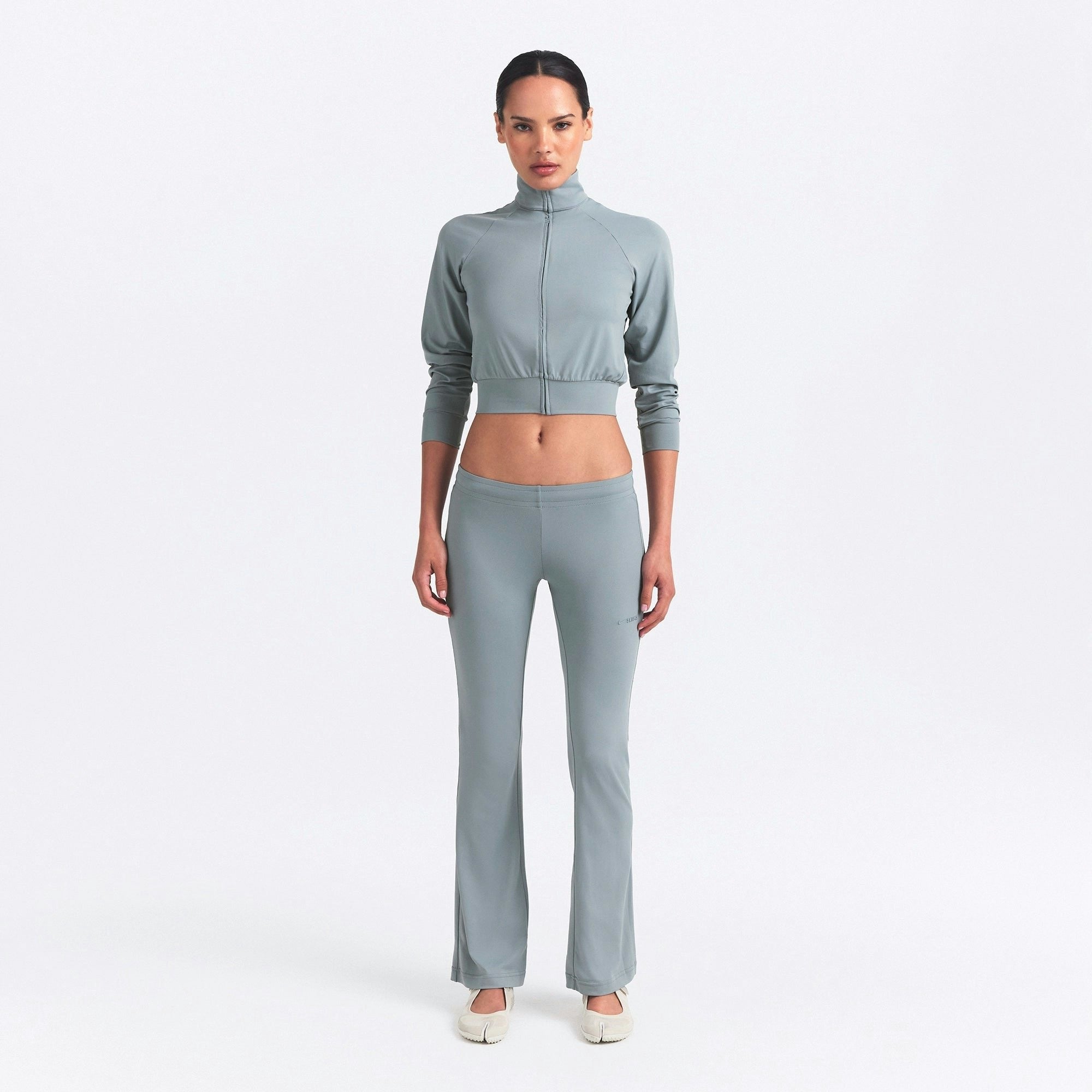 LOW RISE MINI FLARE PANT