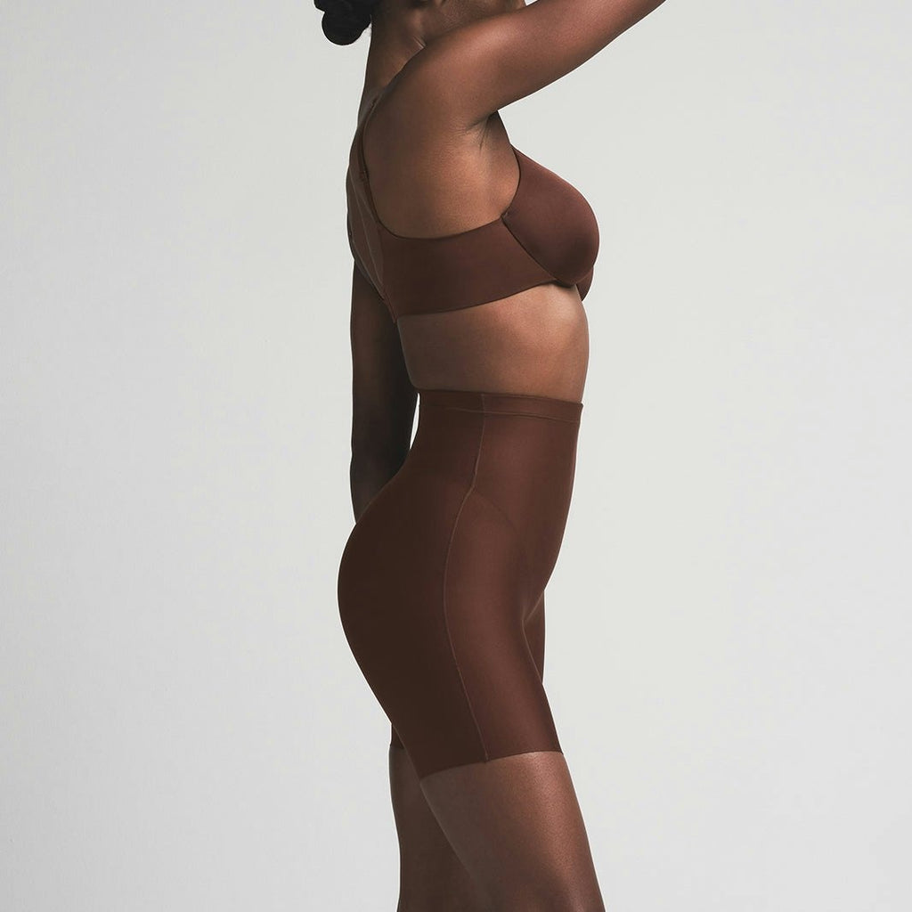 CORE SCULPT MID RISE SHORT