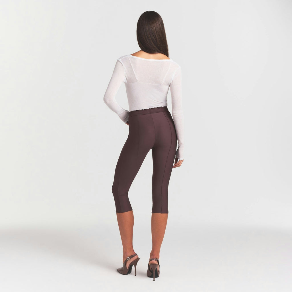 HIGH-WAISTED CAPRI