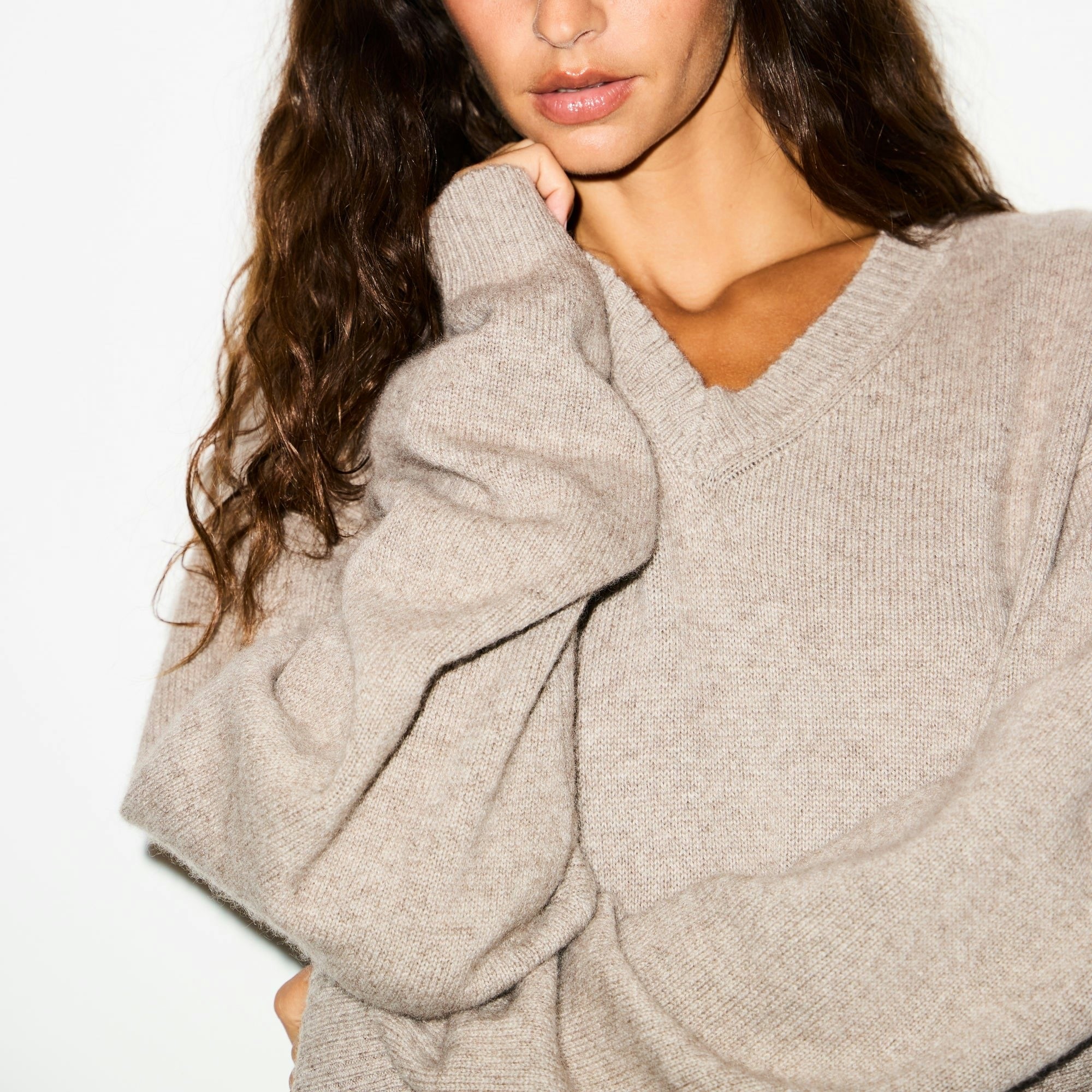OVERSIZED V NECK SWEATER