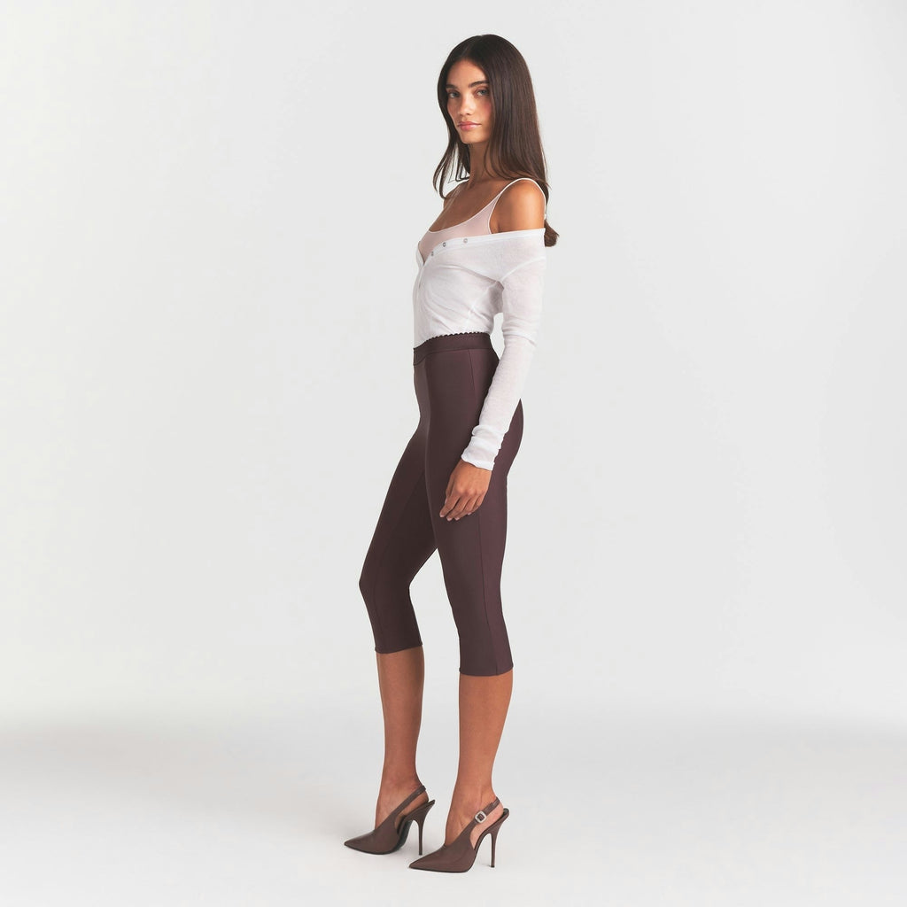 HIGH-WAISTED CAPRI