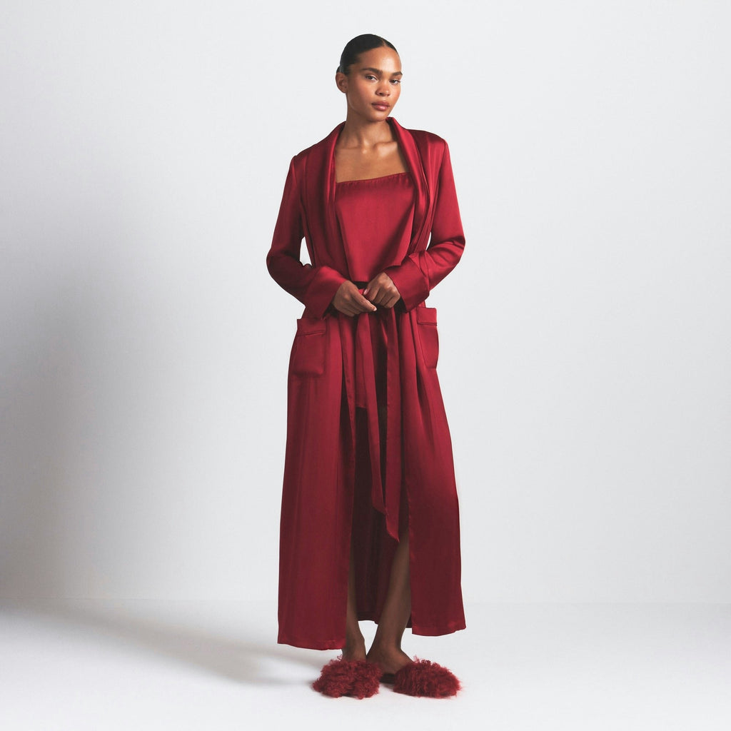 LONG ROBE