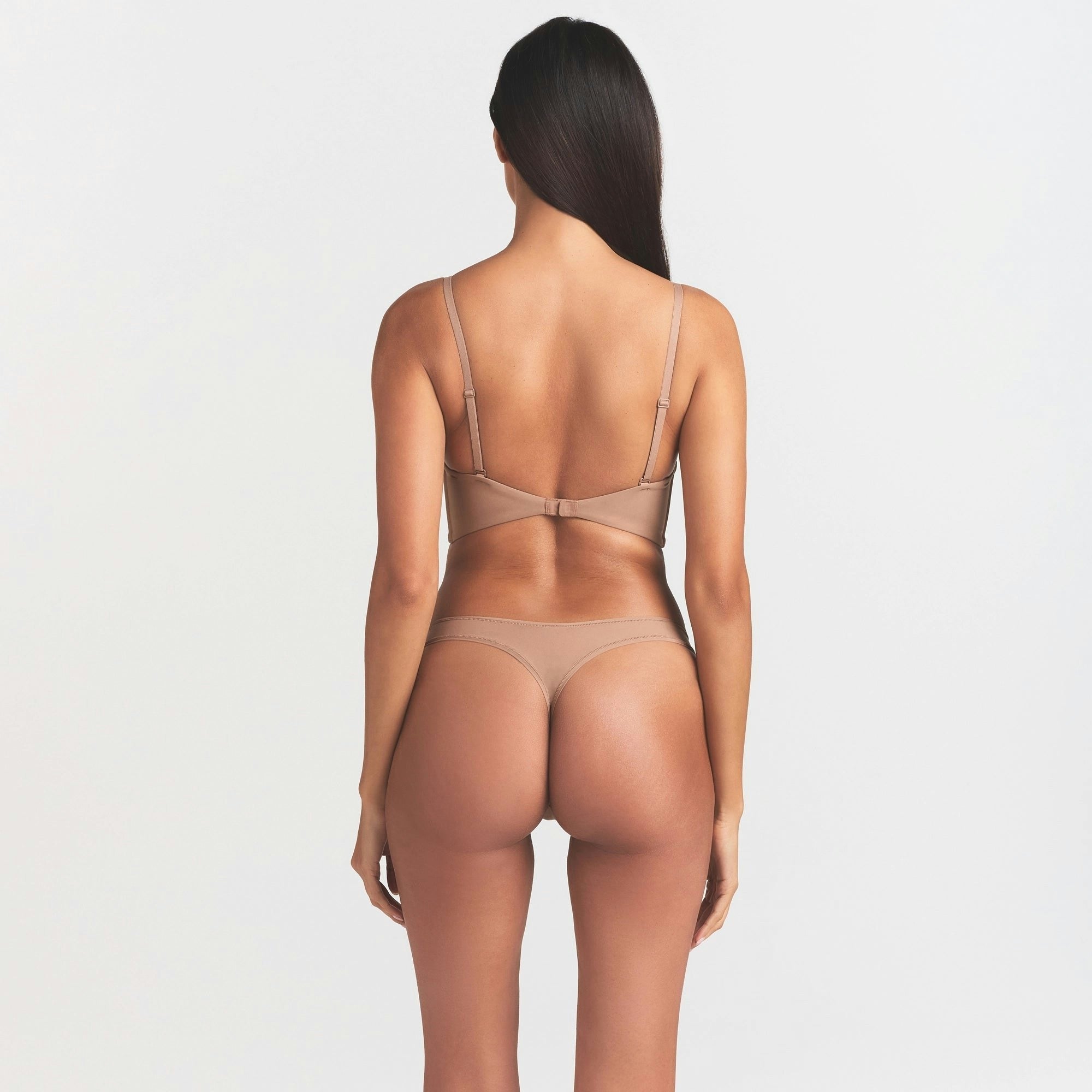 LOW BACK LONGLINE BRA