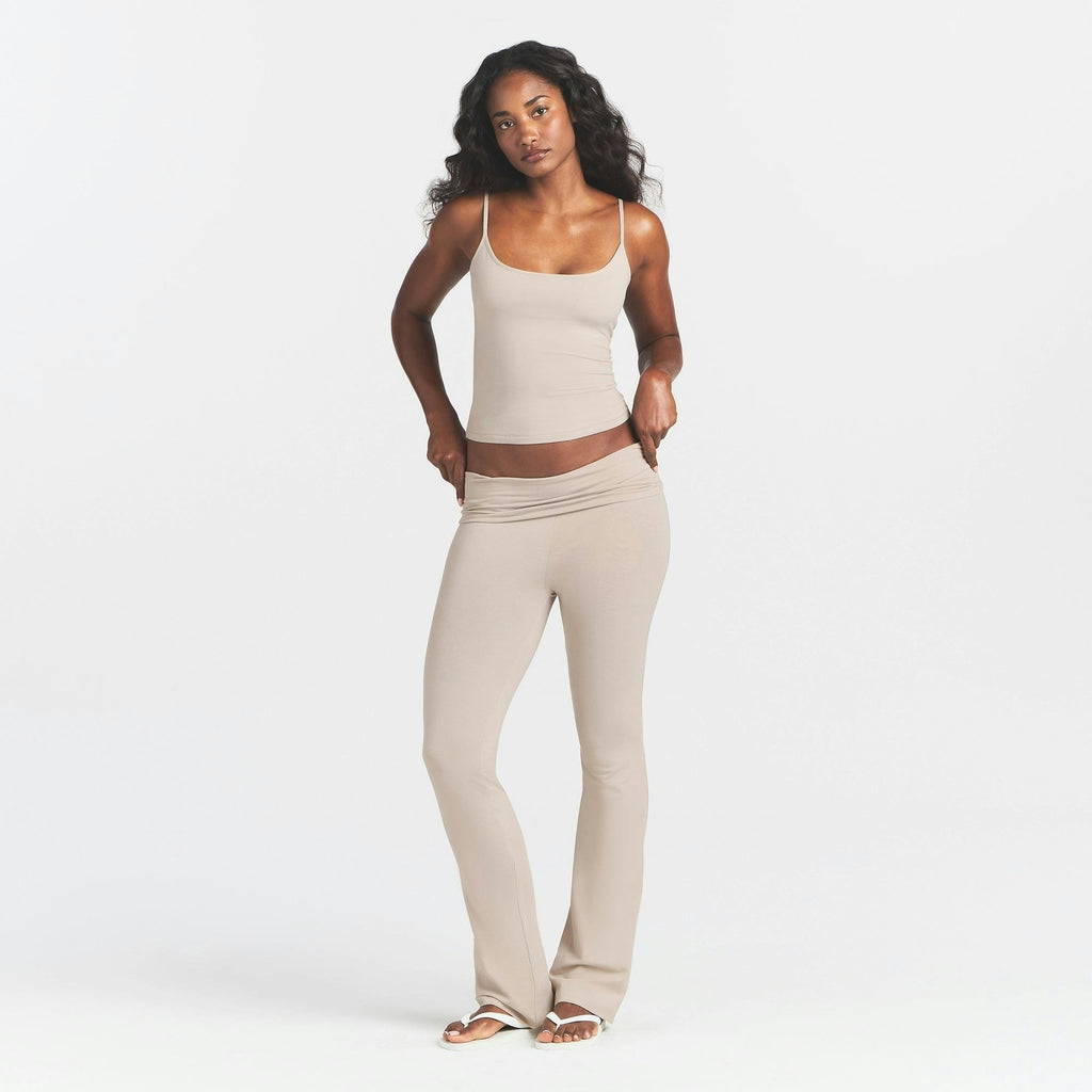 SCOOP NECK CAMI