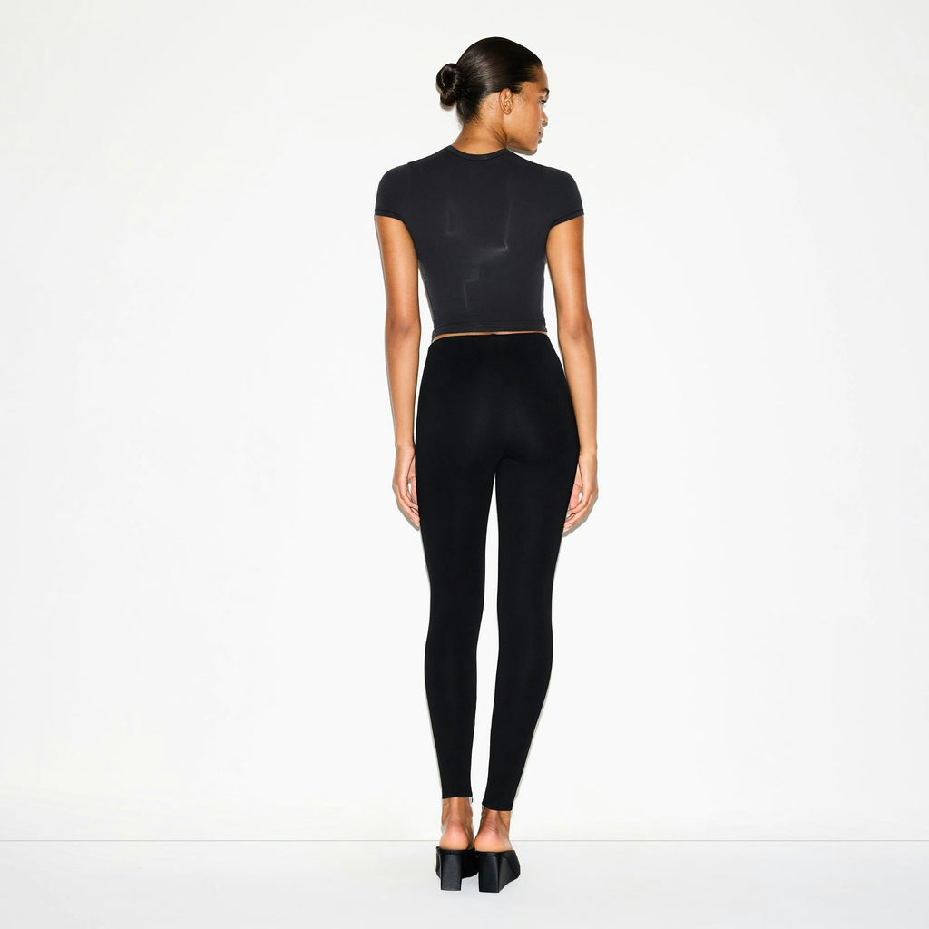 HIGH-WAISTED LEGGING