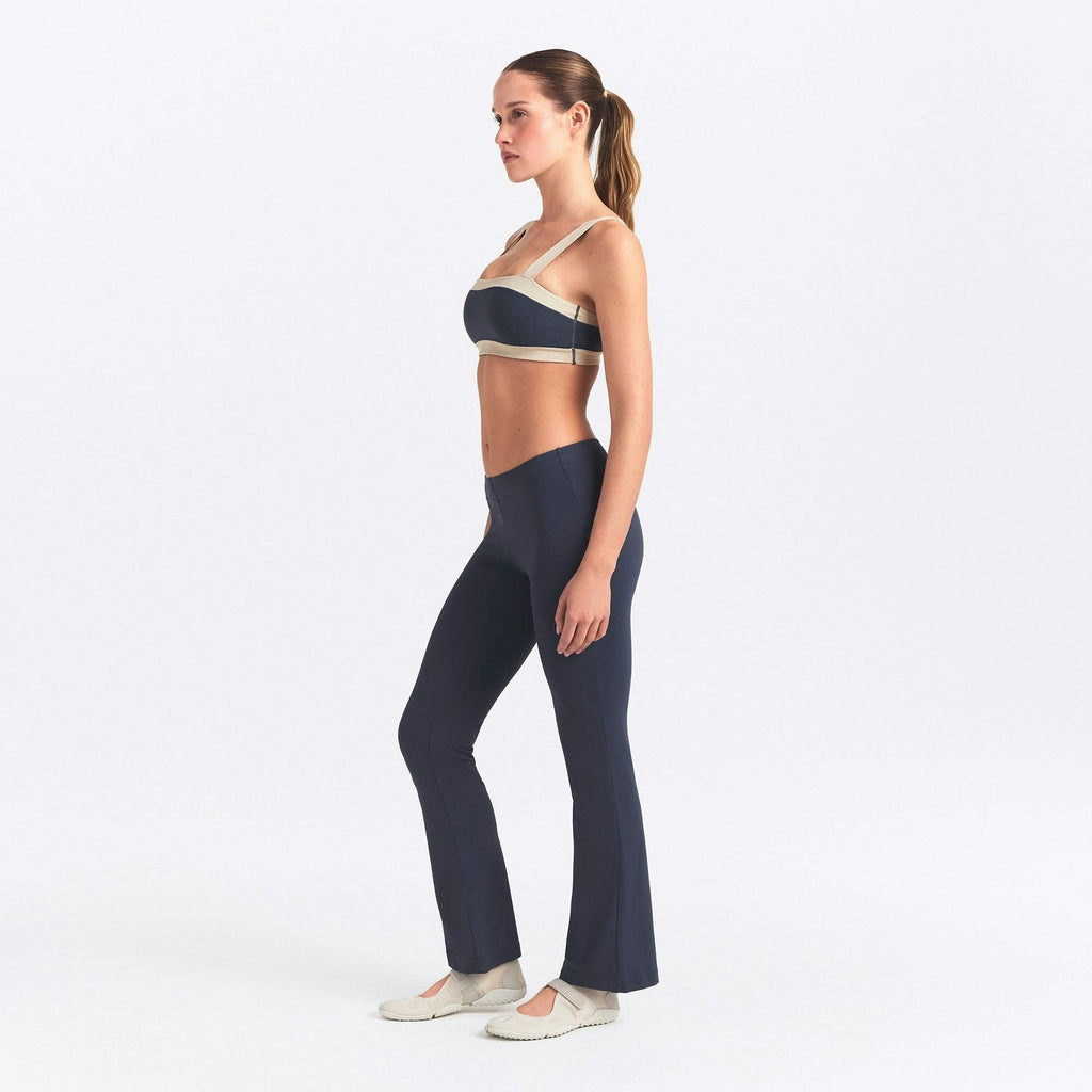 LOW RISE MINI FLARE PANT