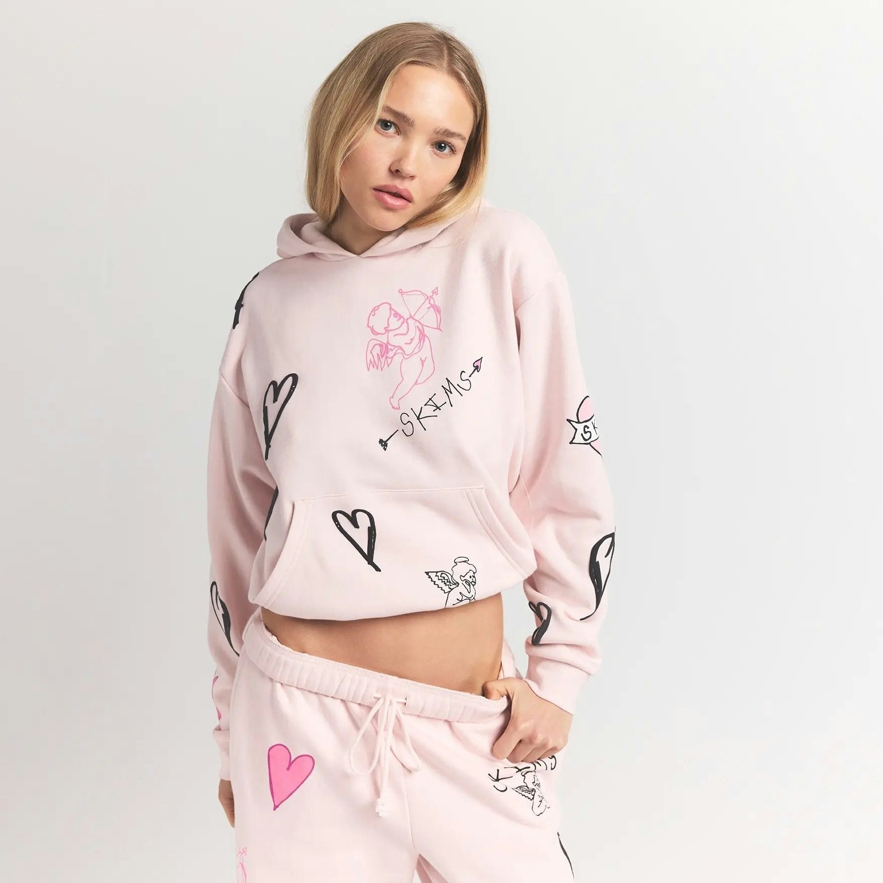 CLASSIC HOODIE