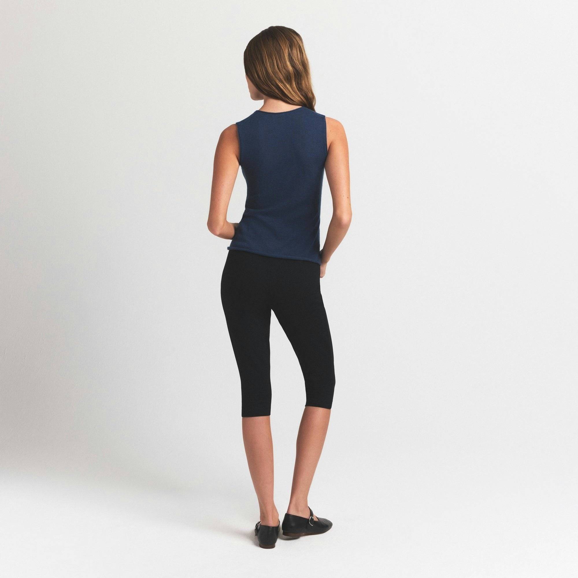 SLEEVELESS TOP