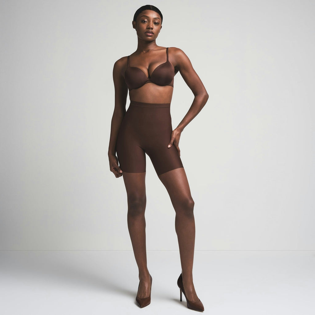 CORE SCULPT MID RISE SHORT