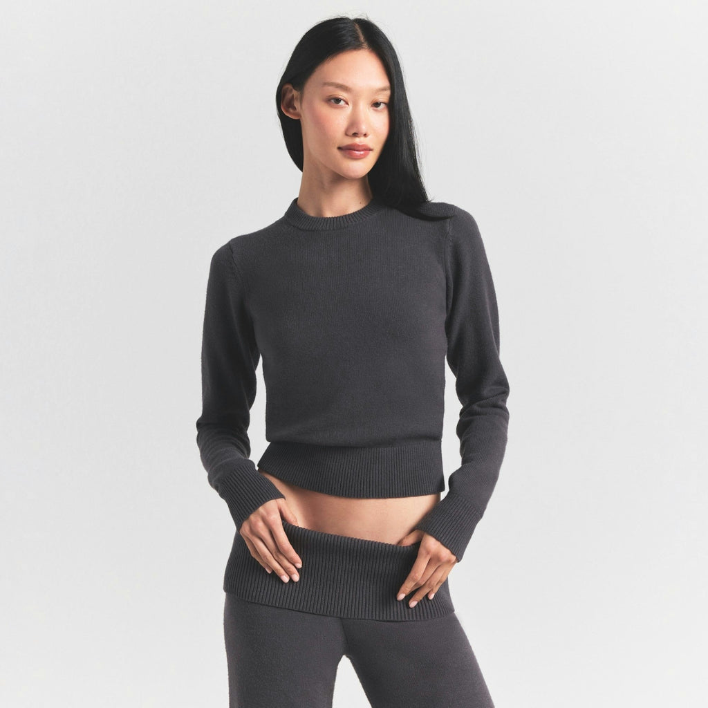 RIBBED LONG SLEEVE FITTED CREW NECK