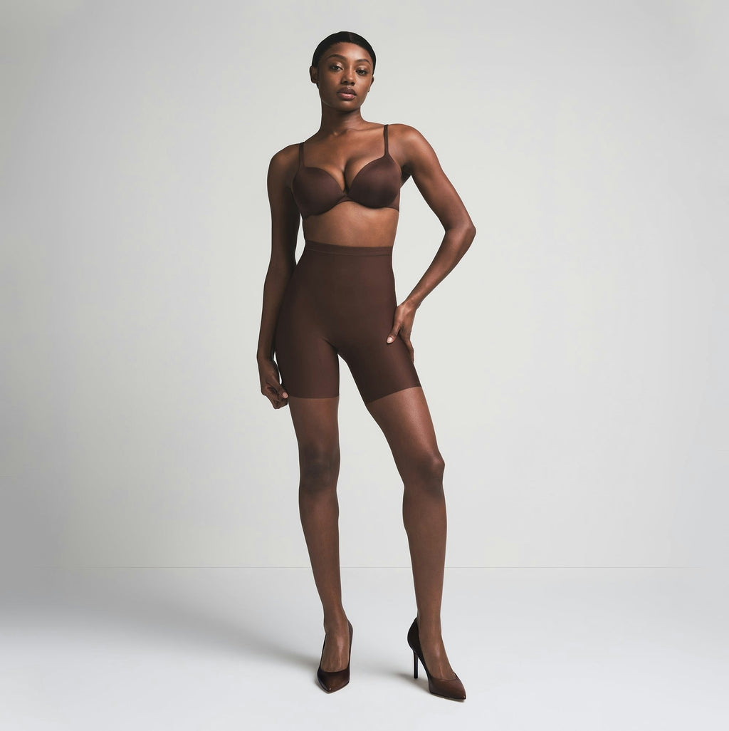 CORE SCULPT MID RISE SHORT