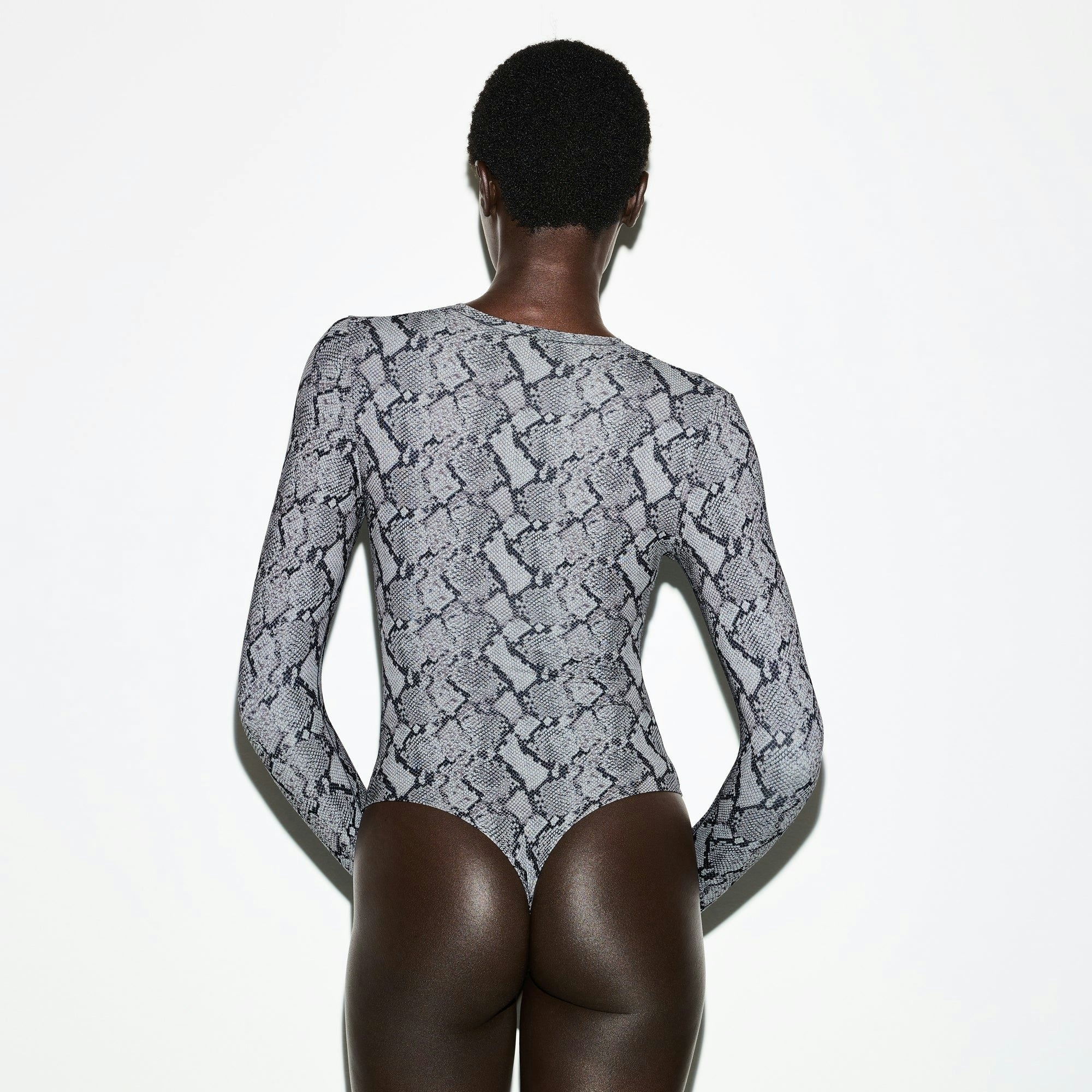LONG SLEEVE CREW NECK BODYSUIT