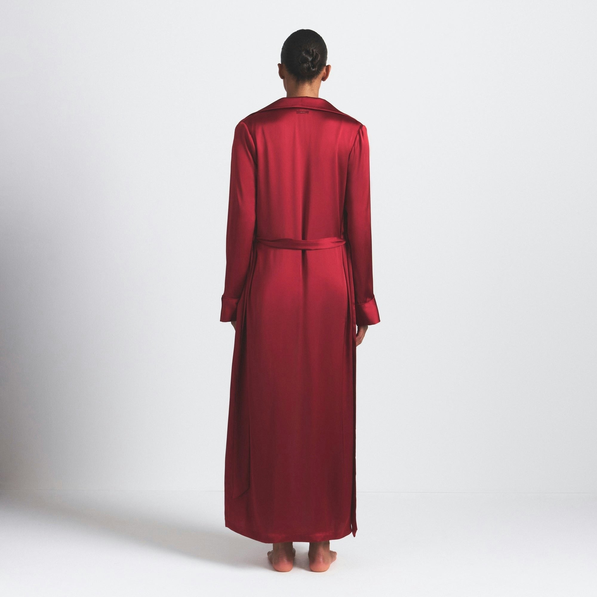 LONG ROBE