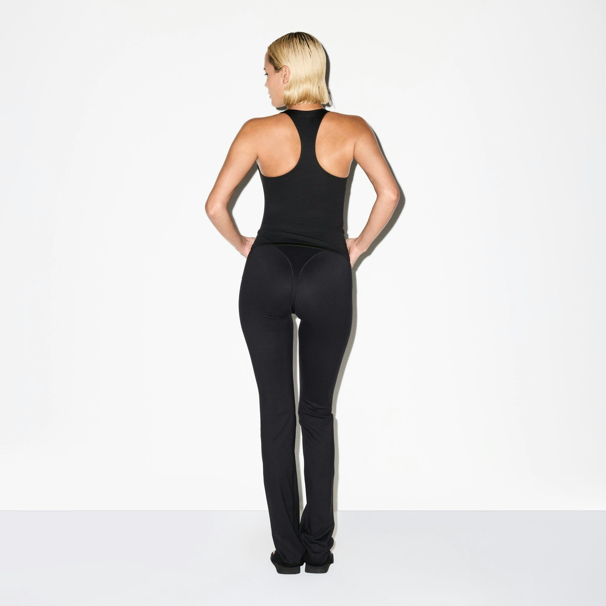V-LINE 39" STRAIGHT LEGGING
