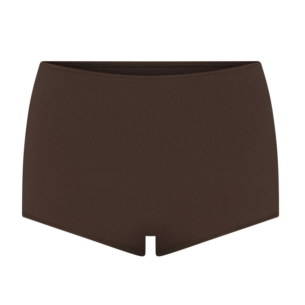 BOY SHORT