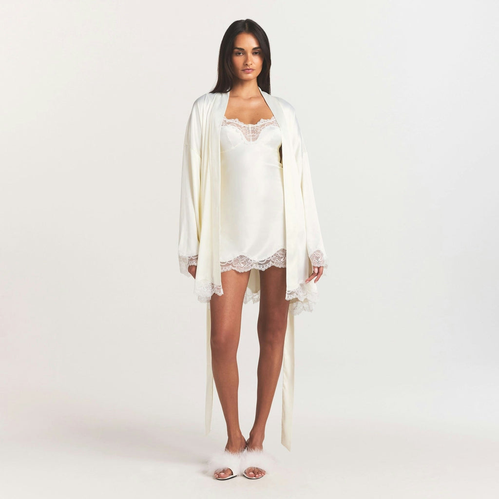 LACE ROBE