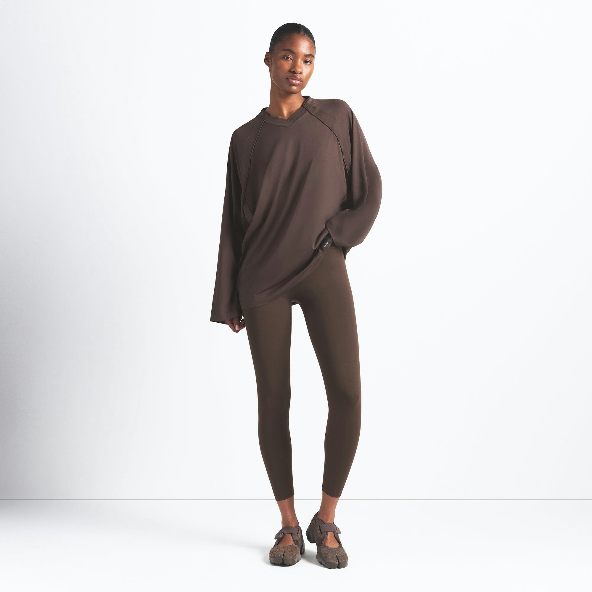 V-NECK OVERSIZED LONG SLEEVE TOP