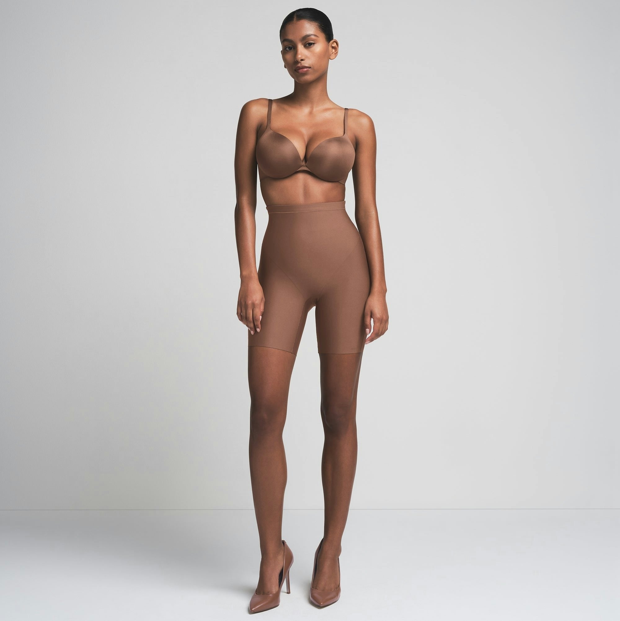 CORE SCULPT MID RISE SHORT