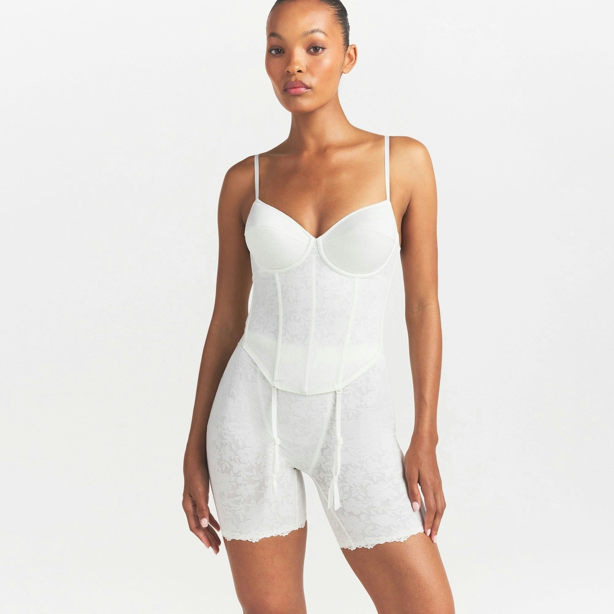 LACE SHAPEWEAR SHORT