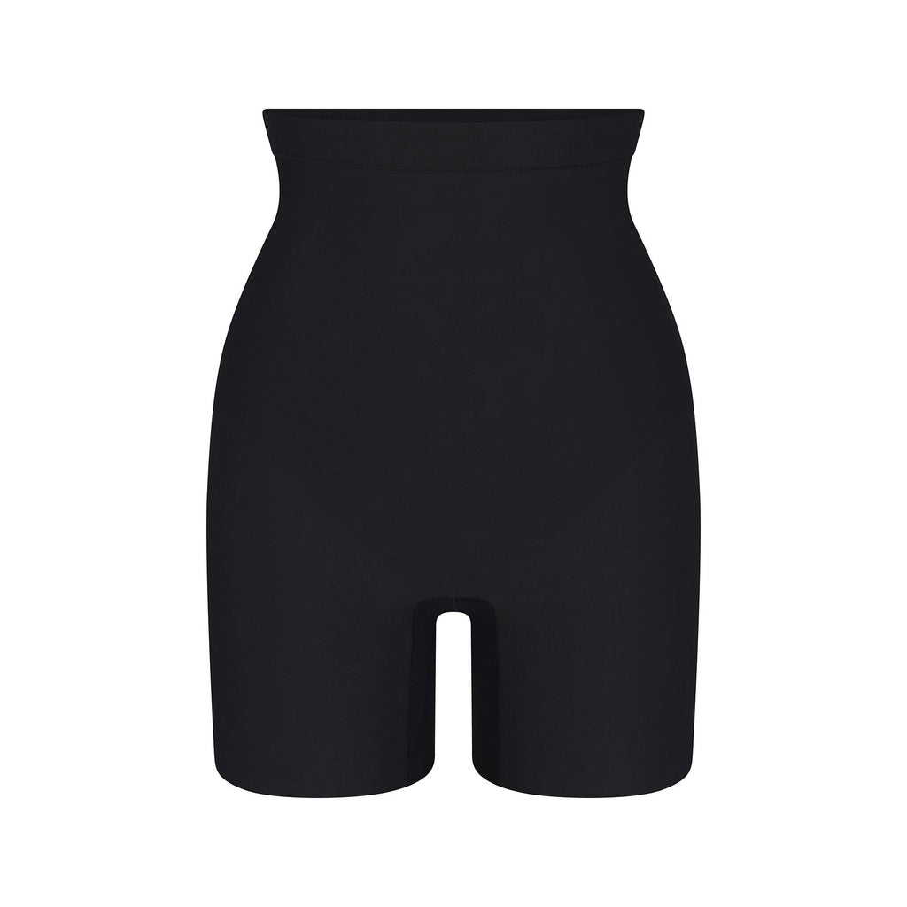 CORE SCULPT MID RISE SHORT