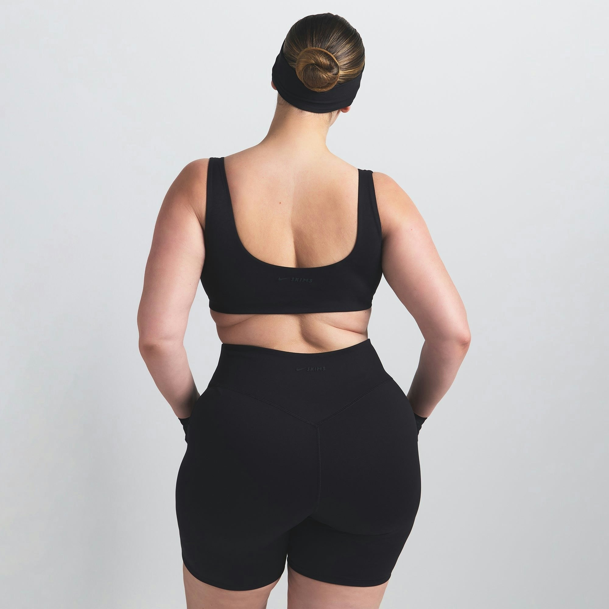 SCOOP NECK BRA