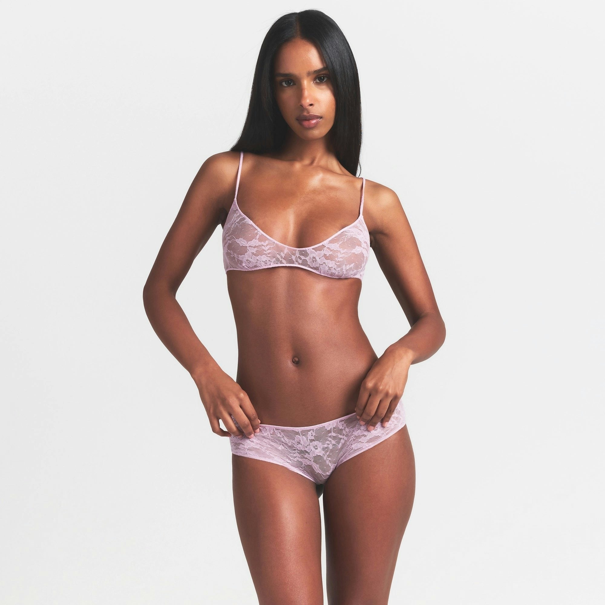 SKIMPY SCOOP BRALETTE