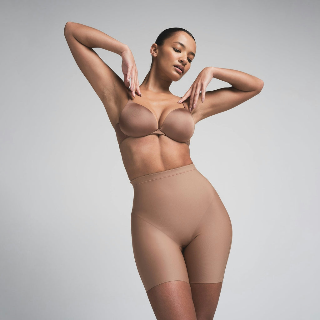 CORE SCULPT MID RISE SHORT