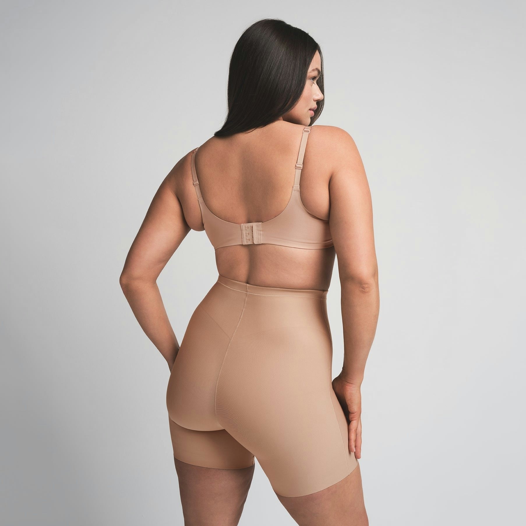 CORE SCULPT MID RISE SHORT