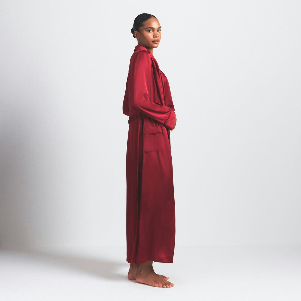 LONG ROBE