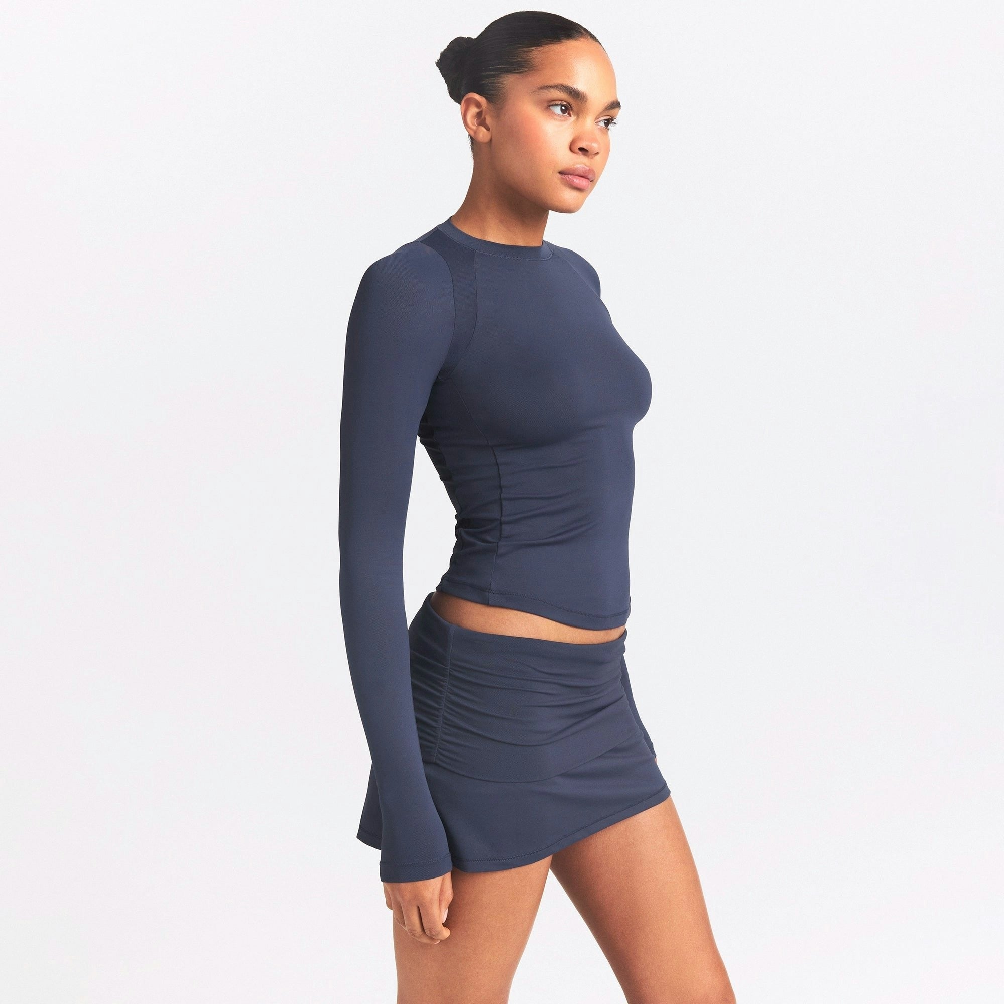 LONG SLEEVE CREW NECK TOP