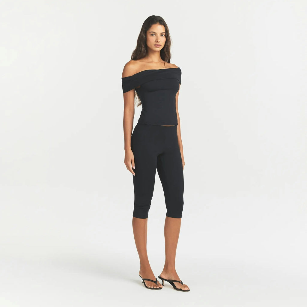 HIGH-WAISTED CAPRI