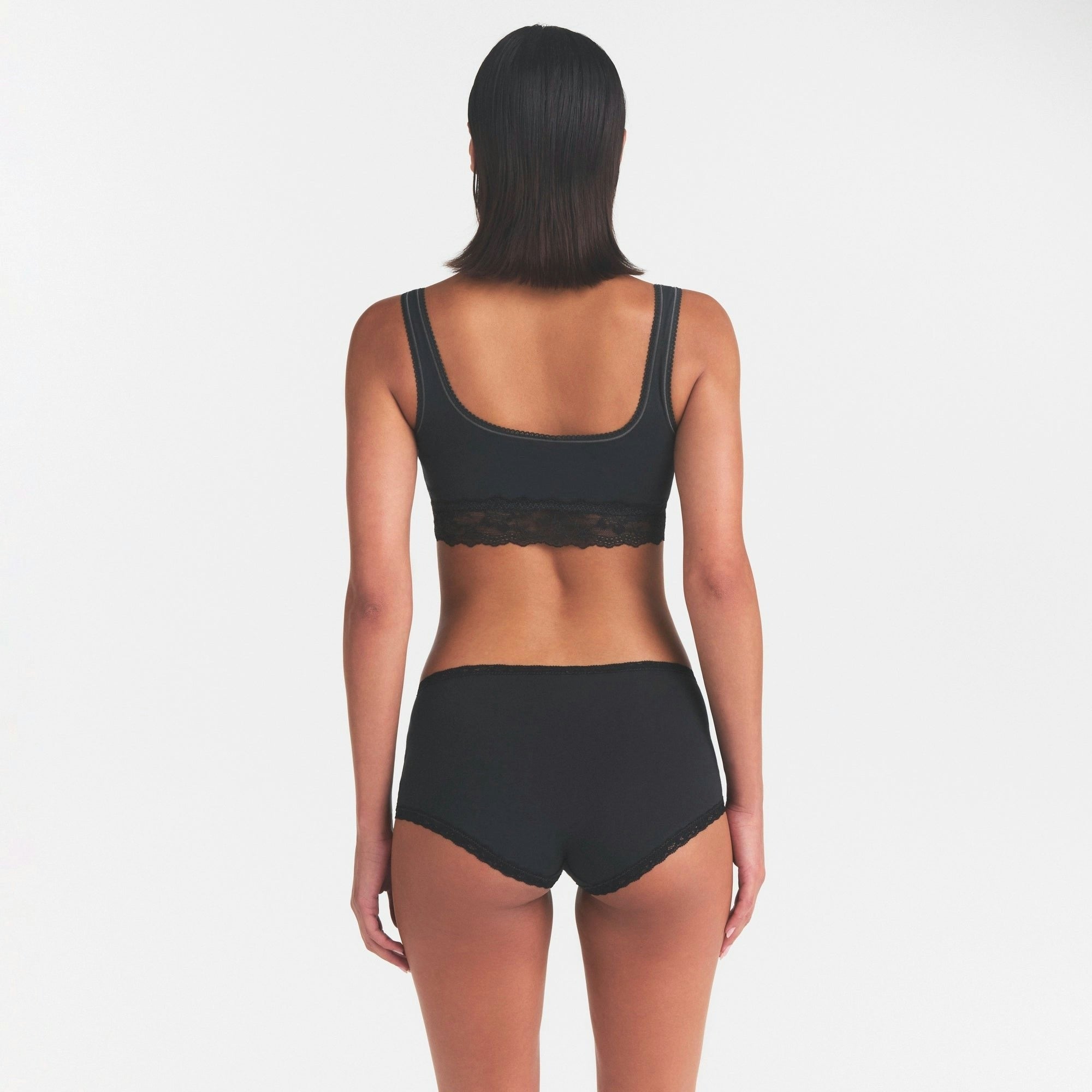 LACE SCOOP BRALETTE