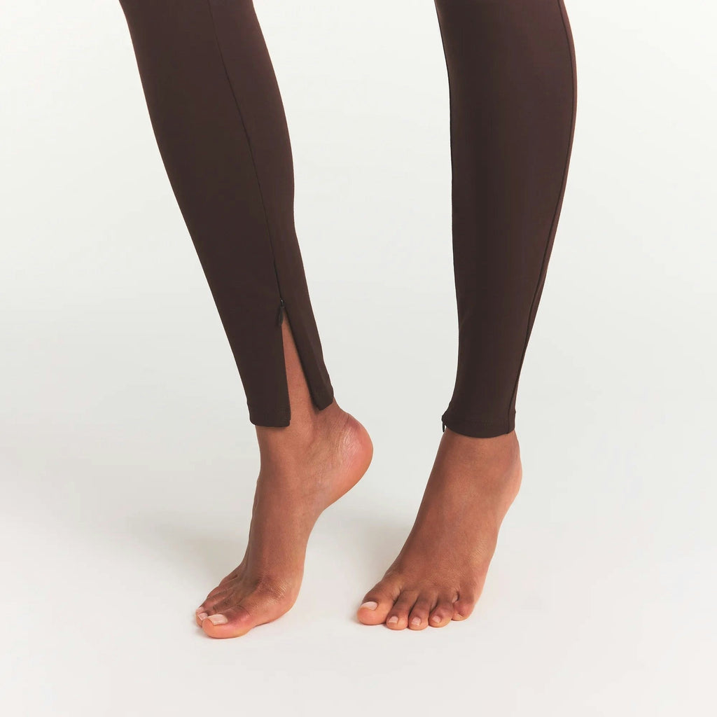 HIGH-WAISTED LEGGING