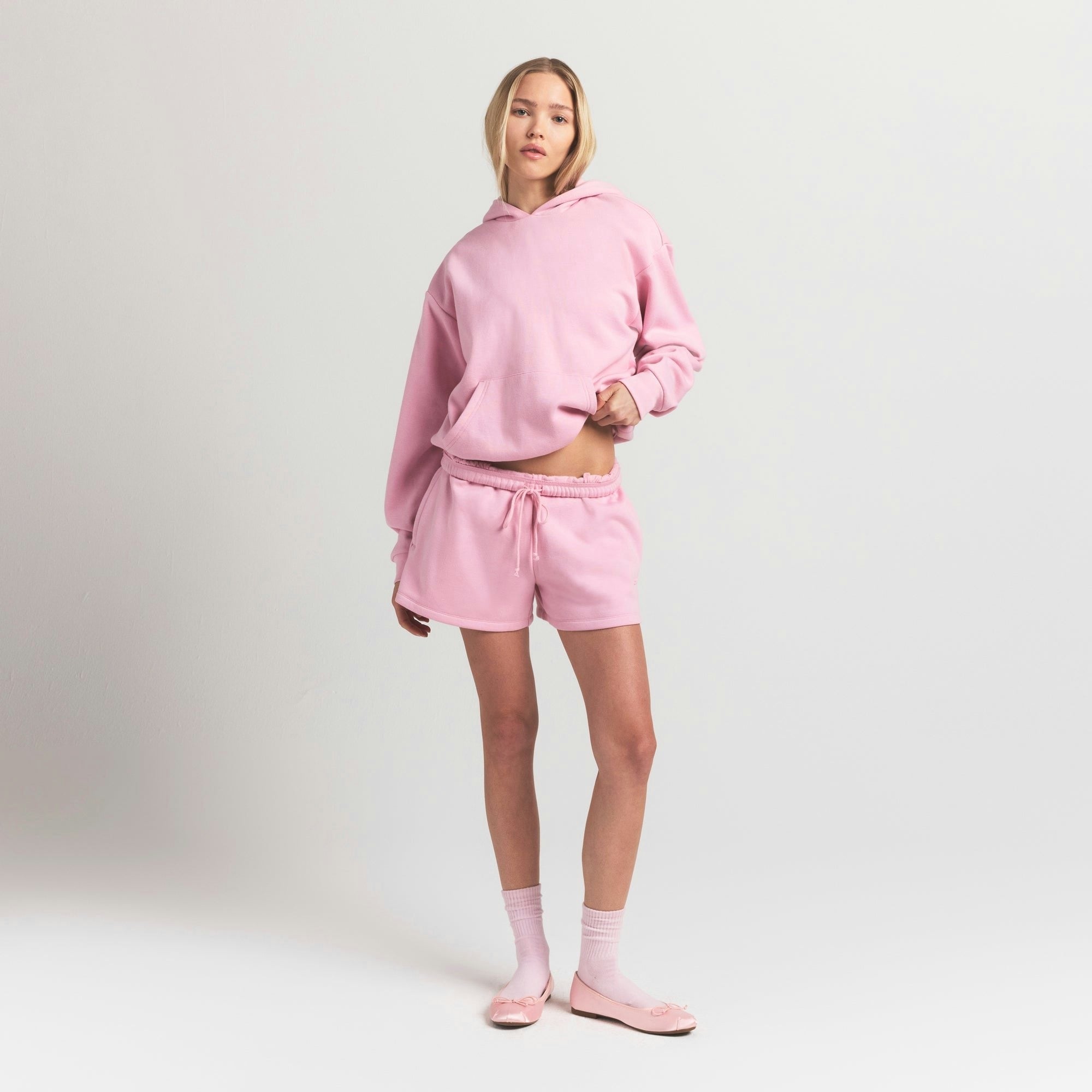 CLASSIC HOODIE