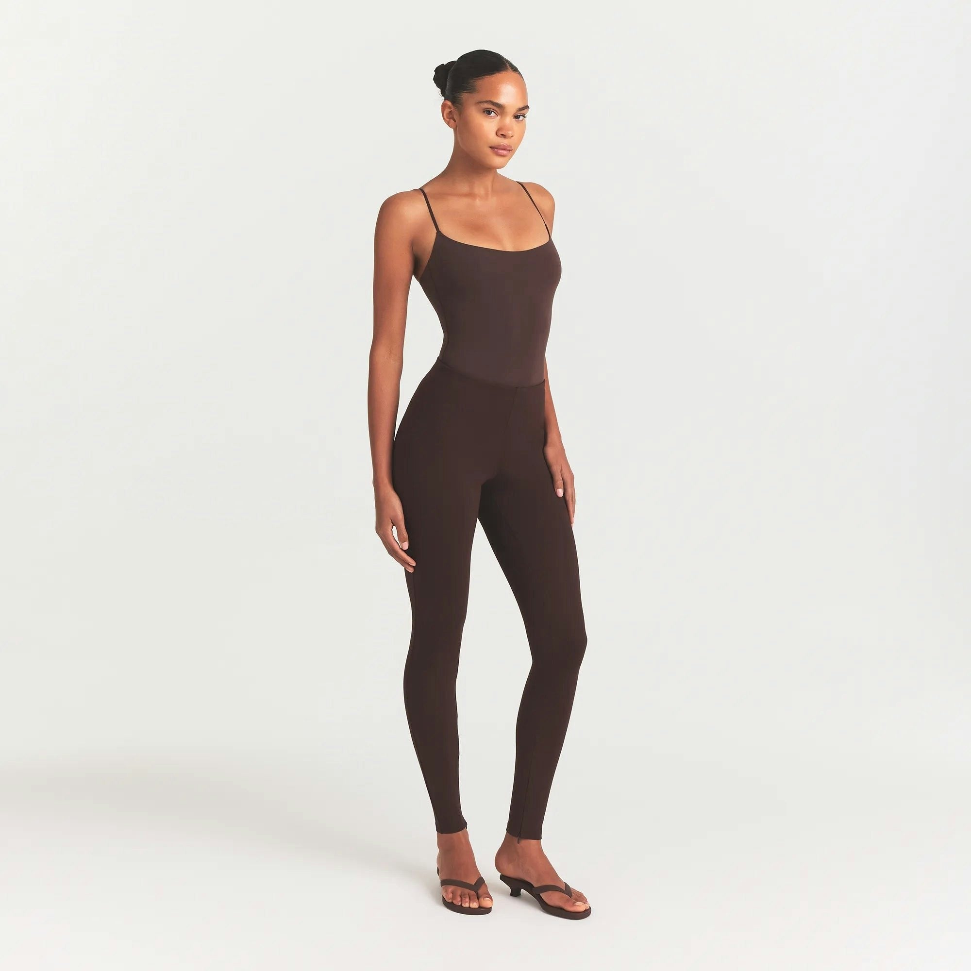 HIGH-WAISTED LEGGING