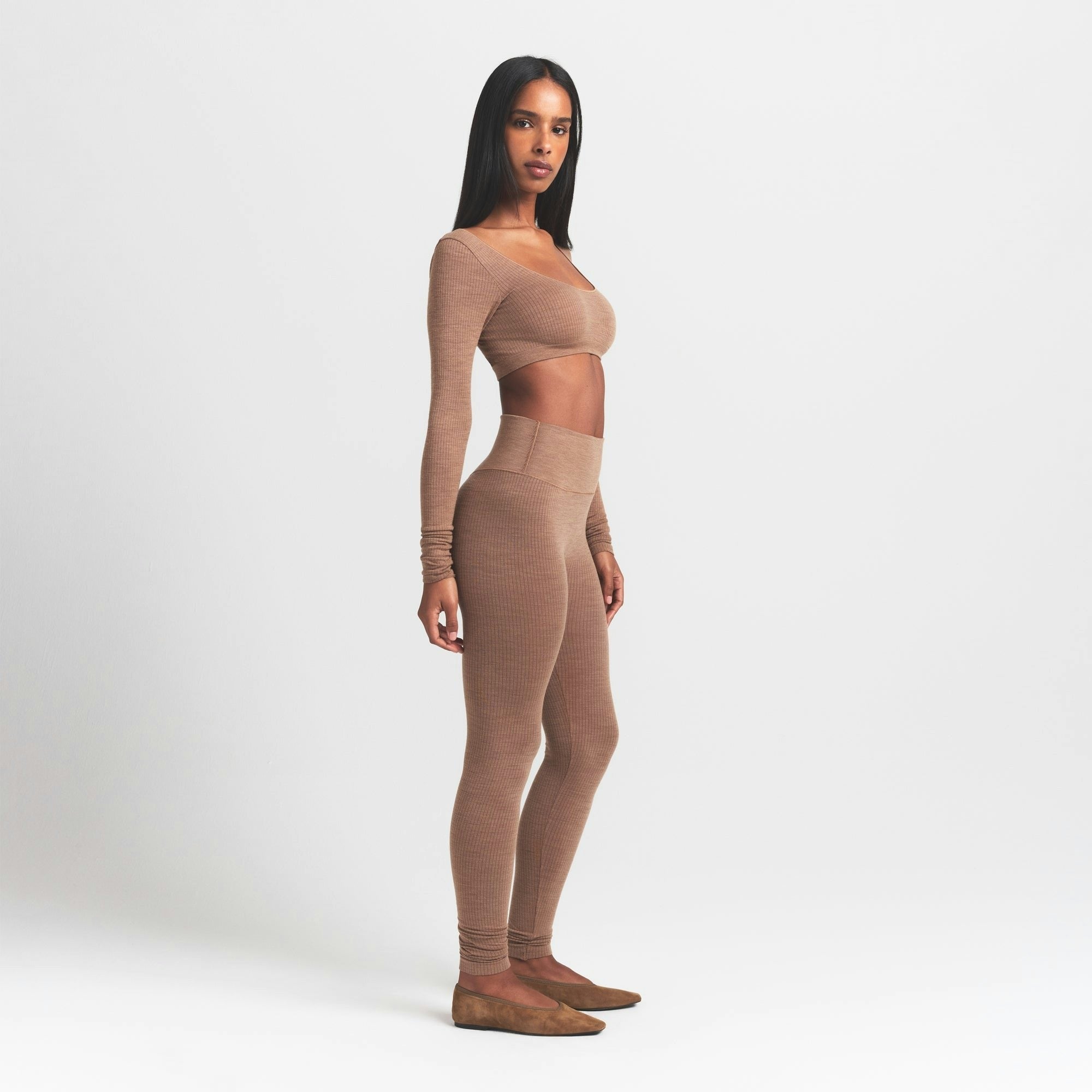 HIGH-WAISTED LEGGING