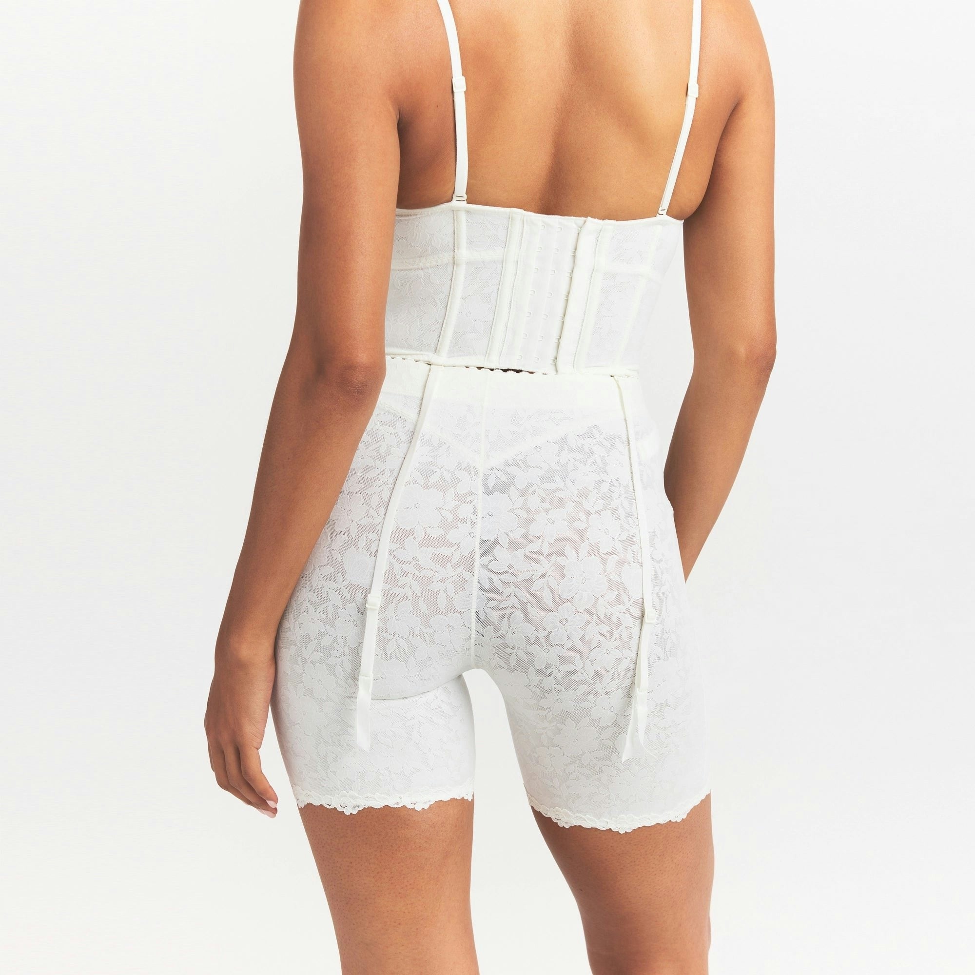 LACE SHAPEWEAR SHORT