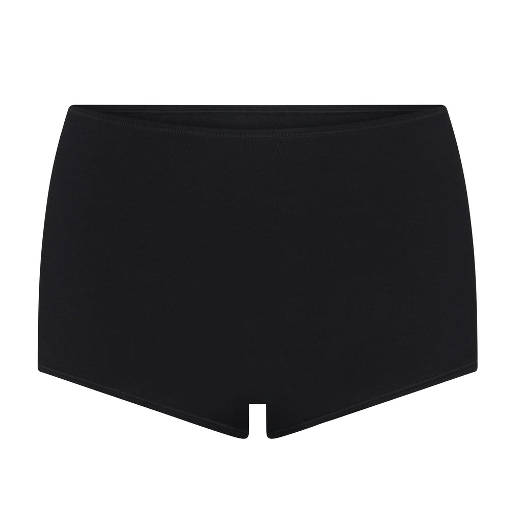 BOY SHORT